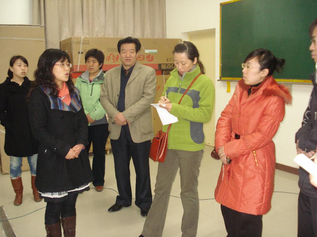 高茜老师向考察团老师介绍化工仿真实训室相关情况